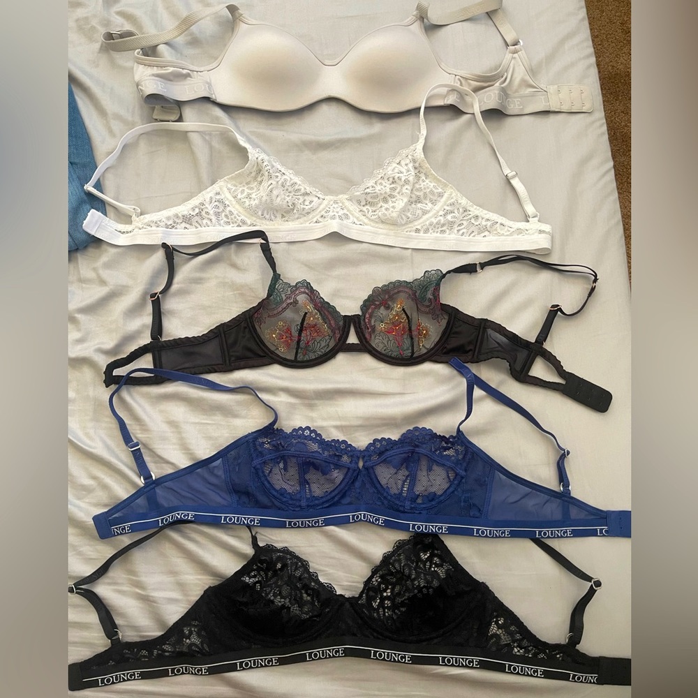 Lounge 32 B